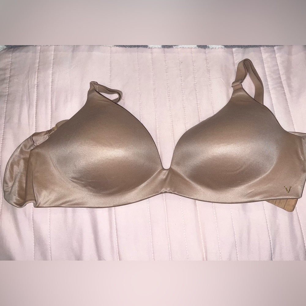 Victoria’s Secret tshirt bra